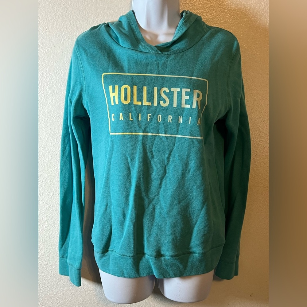 Lightweight Hollister hoodie